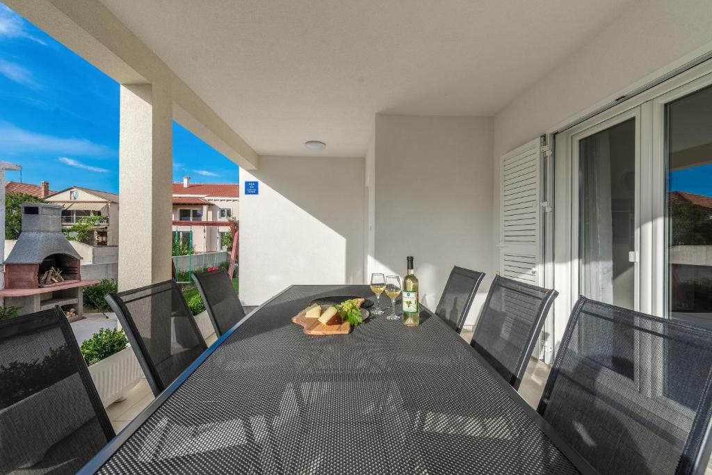 Balkón alebo terasa v ubytovaní Holiday Home Bajlo apartment with three bedrooms