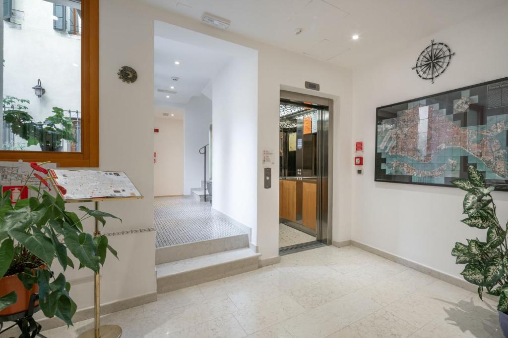 Gallery image of Hotel Antigo Trovatore in Venice