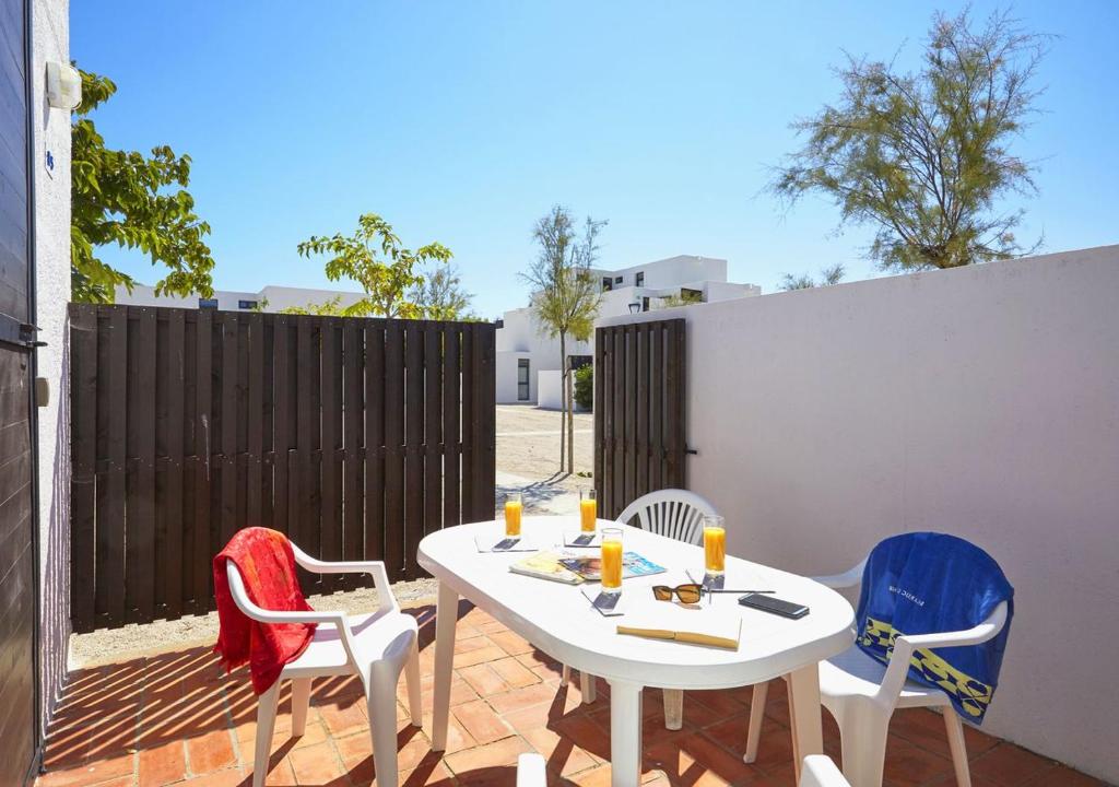 Résidence Néméa Les Carrats - Port Leucate - Three-Bedroom Apartment