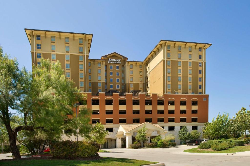 Drury InnandSuites San Antonio Near La Cantera