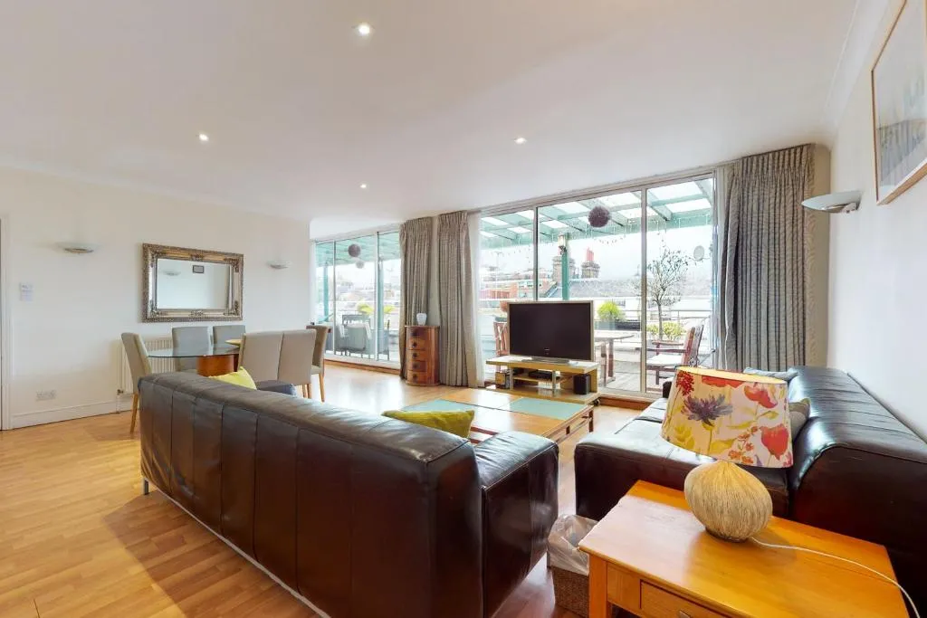 Hertford Court, London, United Kingdom