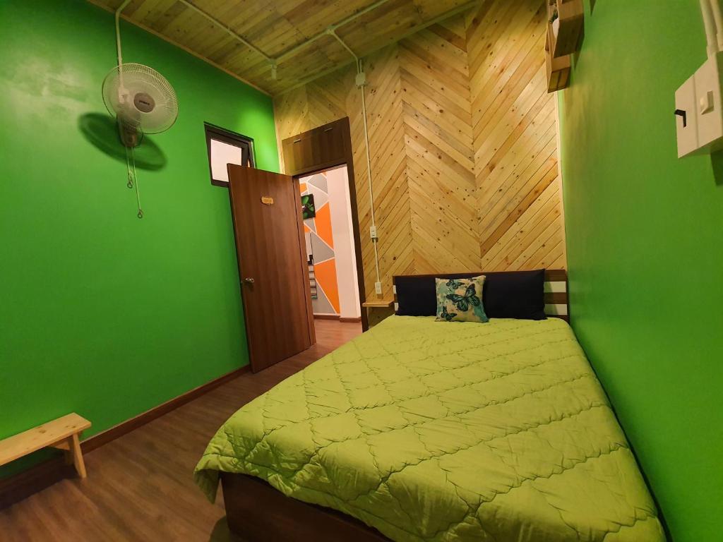 Lightning House 2 - 17