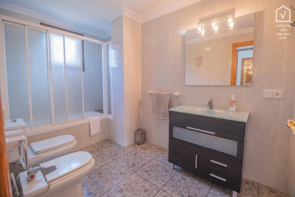 Koupelna v ubytování Casa SES GAVINES Alcudia by Mallorca Villa Selection