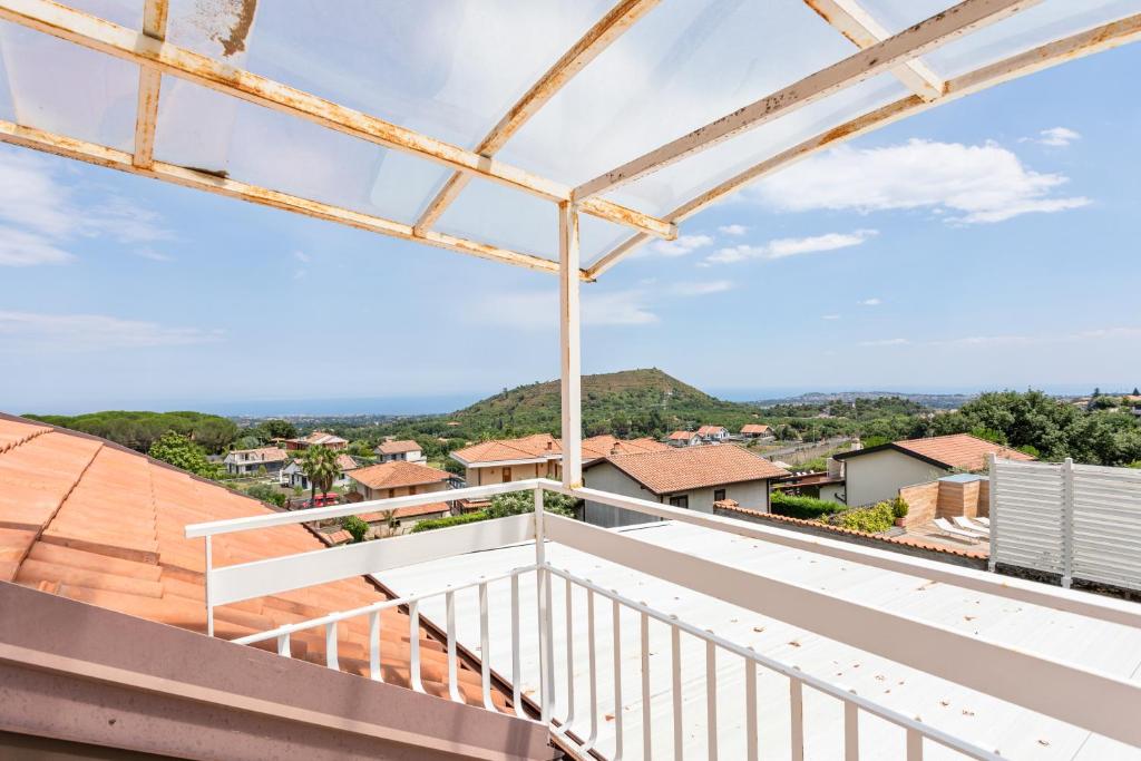 Balkón nebo terasa v ubytování Etna Park Villa with Terraces & Sea View