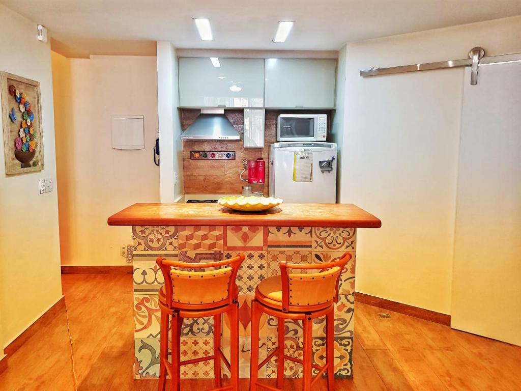  Rustico decorado p arquiteto com vista lateral mar