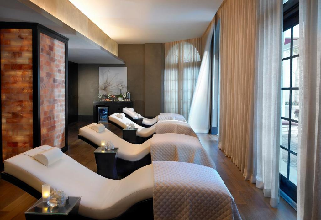 Lázně a/nebo wellness v ubytování Acqualina Resort and Residences