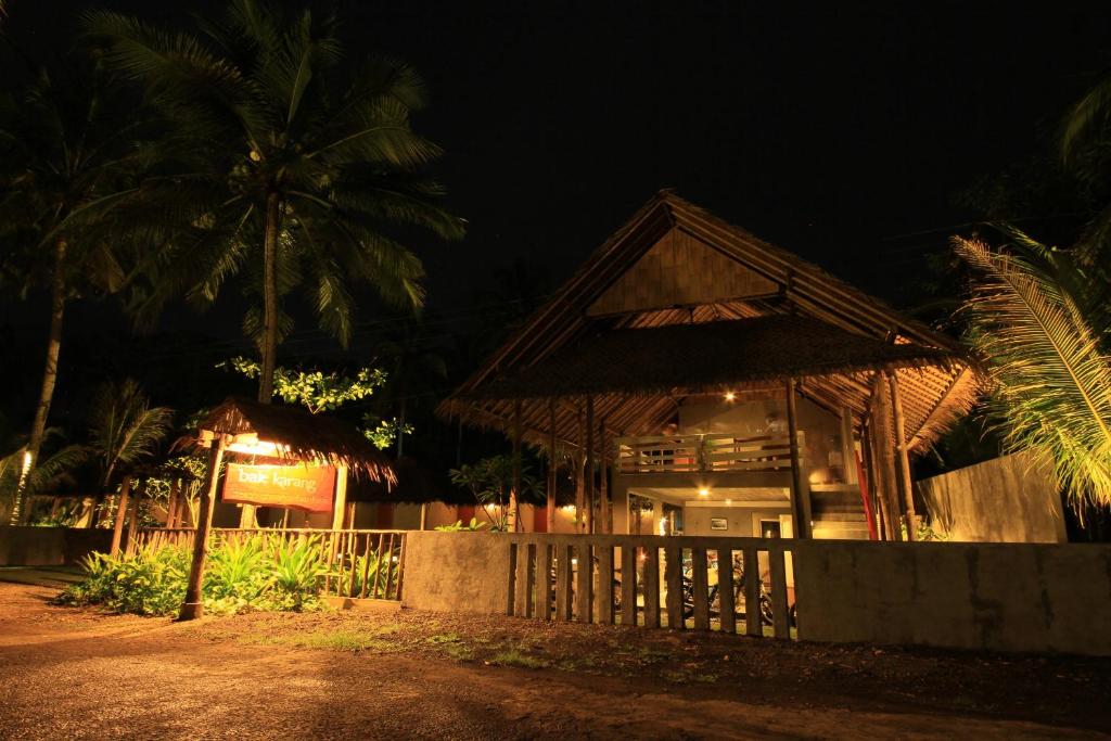 Ein Garten an der Unterkunft Bale Karang Cottages