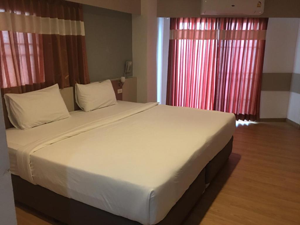 Ingnaam Hotel - Standard King Room
