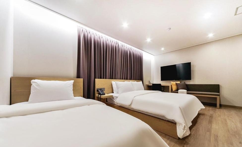 Centro Hotel - Deluxe Twin Room