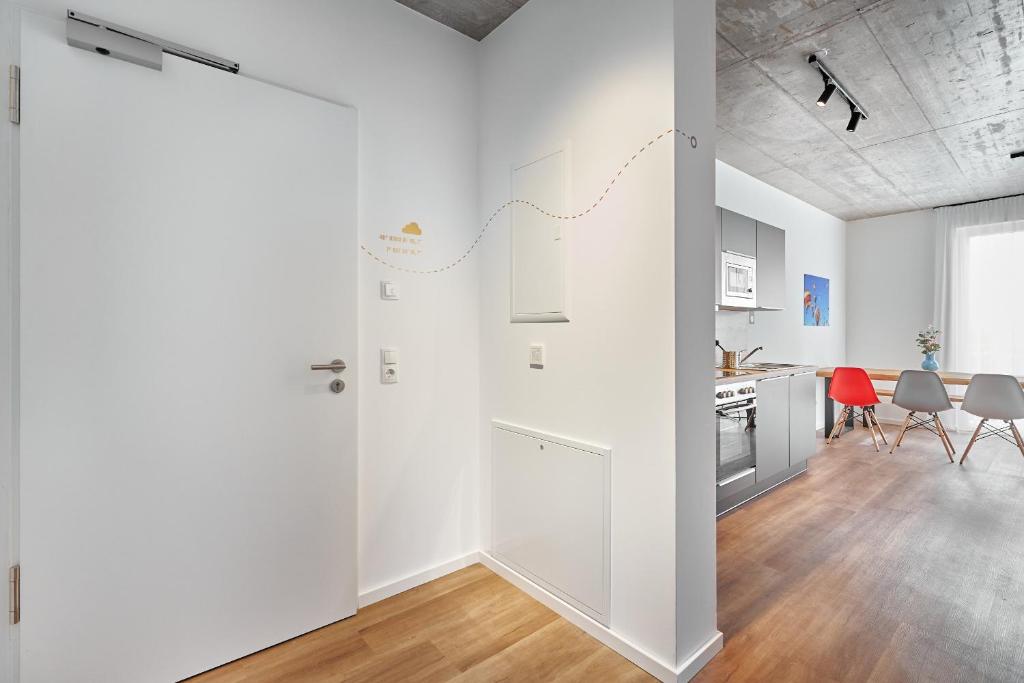 The Cloud Suite Apartments - 6