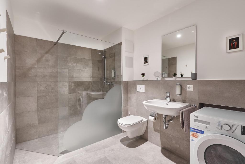 The Cloud Suite Apartments - 7