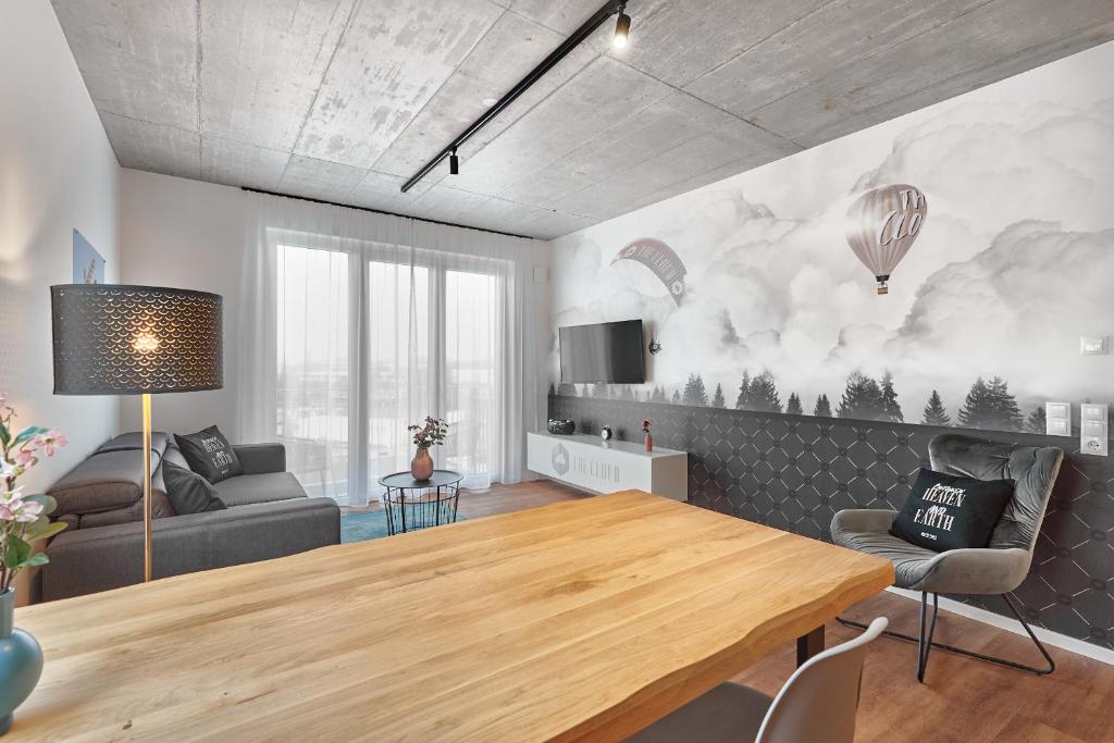 TV a/nebo společenská místnost v ubytování The Cloud Suite Apartments