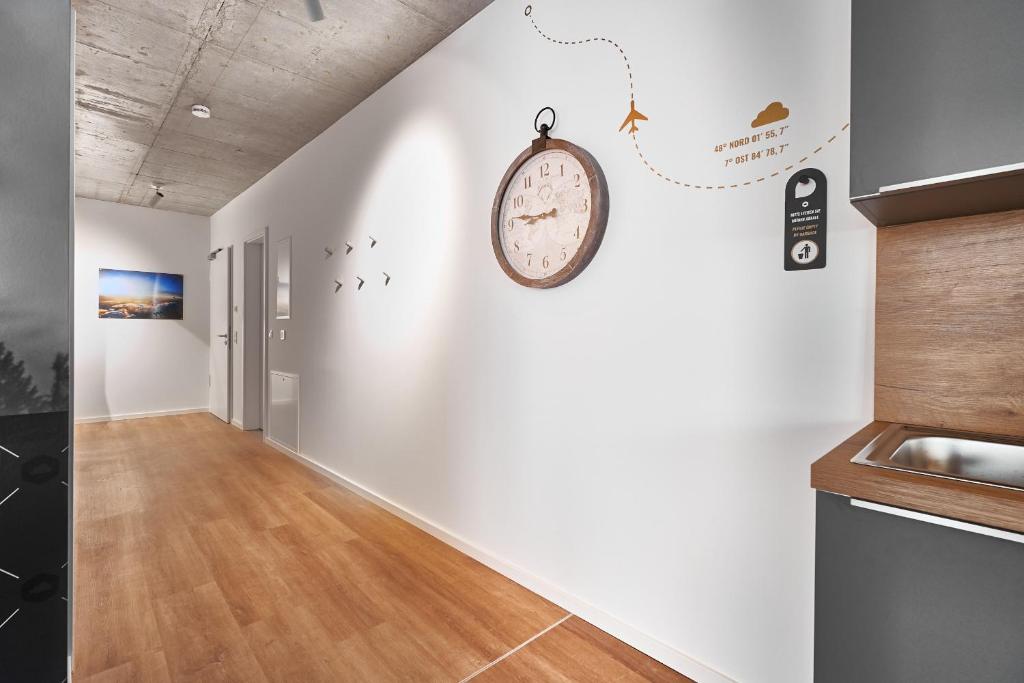 The Cloud Suite Apartments - 18