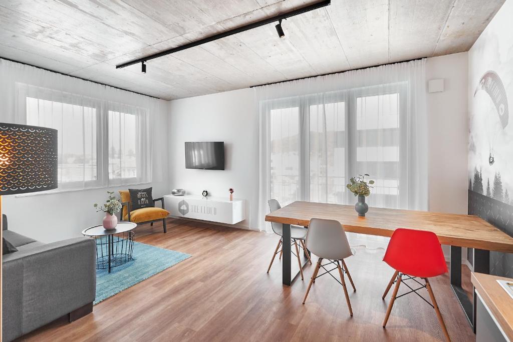 TV a/nebo společenská místnost v ubytování The Cloud Suite Apartments