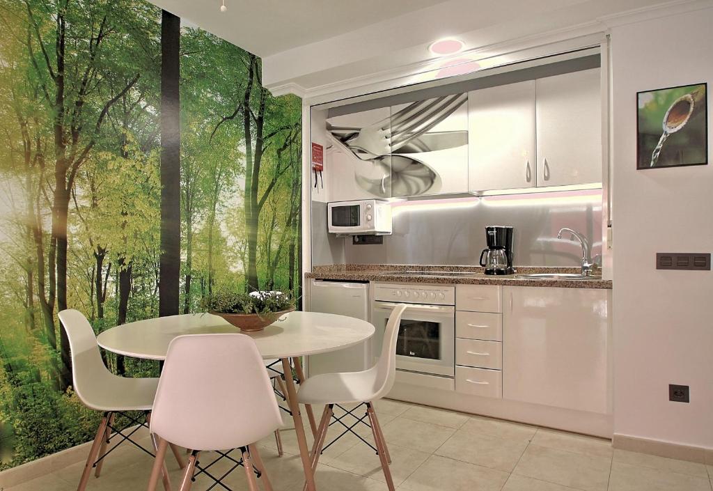 A kitchen or kitchenette at Edificio Amatista