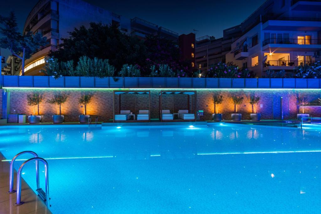 Bazén v ubytovaní Bio Suites Hotel & Spa alebo v jeho blízkosti