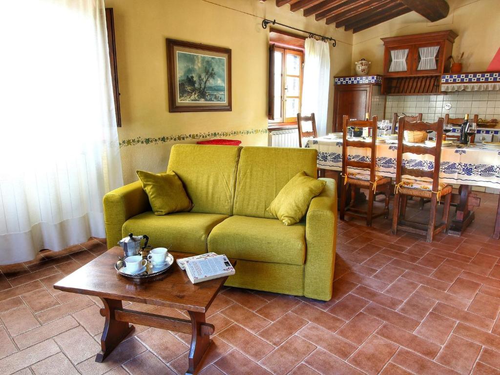 Posezení v ubytování Farmhouse in Tuscany with Pool and Organic Garden