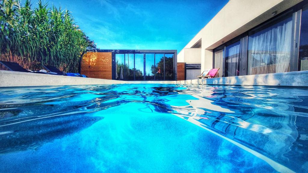 Bazén v ubytování Villa Aurus - Luxury 5 bedroom nebo v jeho okolí