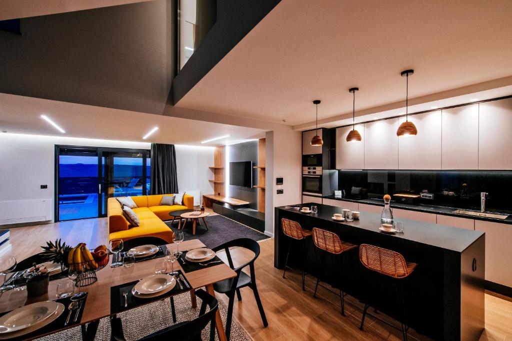 Kuchyň nebo kuchyňský kout v ubytování Villa Maluja
