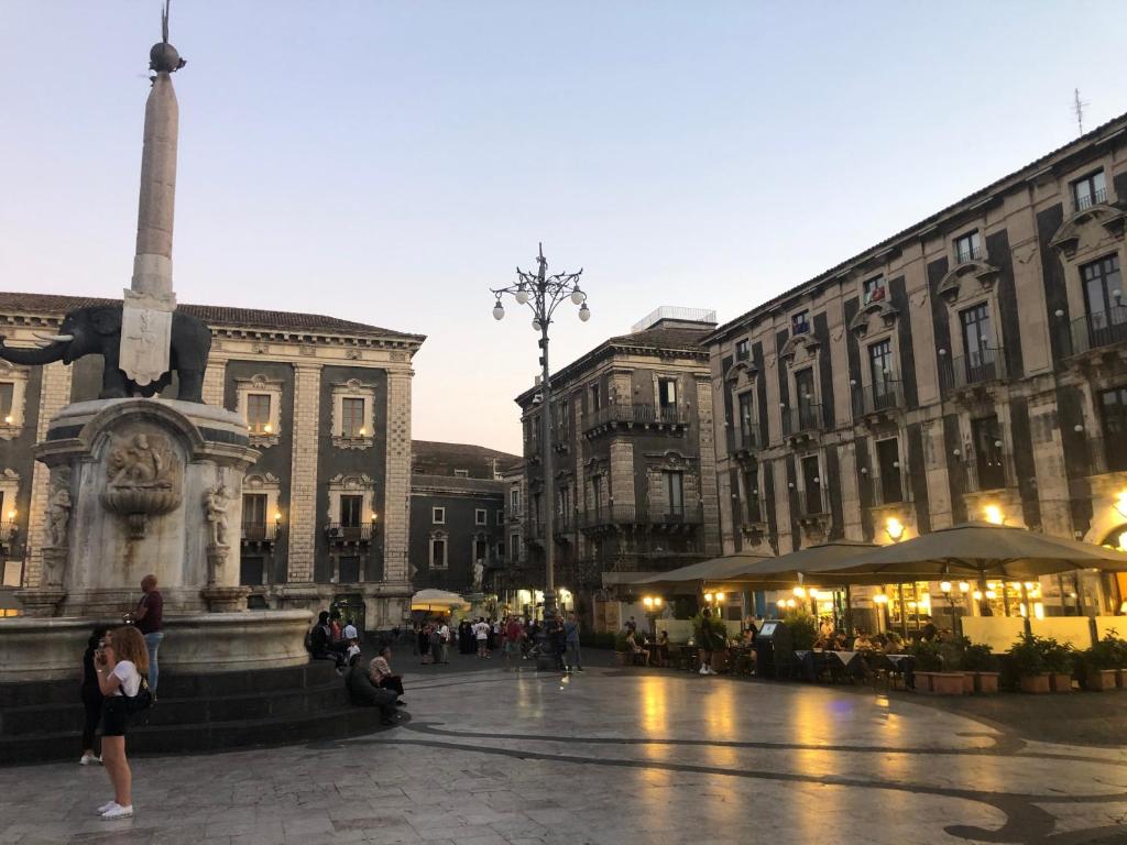 Goście zatrzymujący się w obiekcie Home 22 Appartamento in centro storico - Catania
