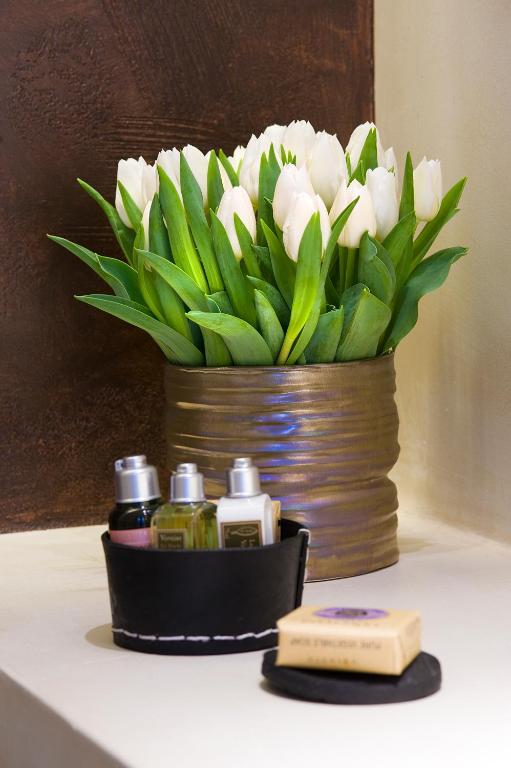 Piazza di Spagna 9 - 12