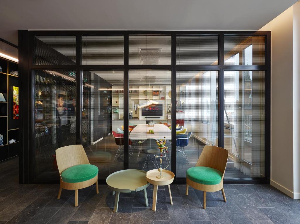 Posezení v ubytování citizenM Copenhagen Radhuspladsen