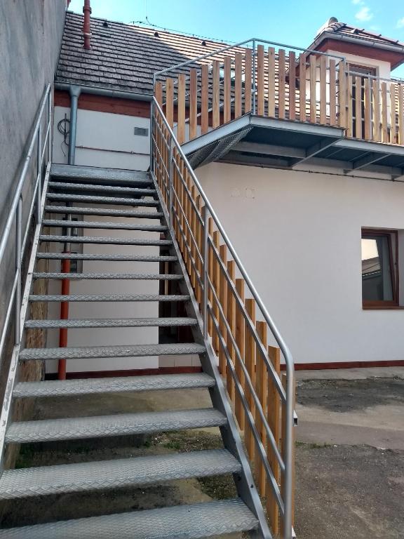 Fotografie z fotogalerie ubytování Apartmány LoNo v destinaci Jičín