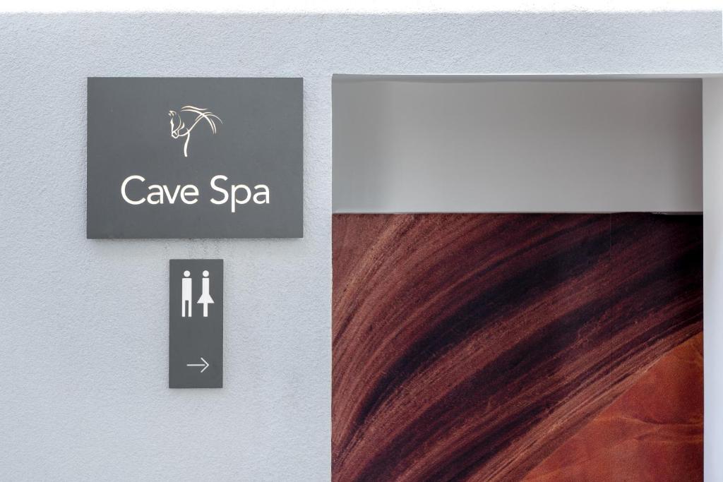 Certifikát, hodnocení, plakát nebo jiný dokument vystavený v ubytování Glyfada Riviera Hotel
