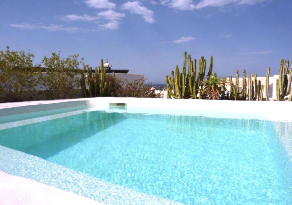 The swimming pool at or close to Villa Mare Bella Chao sea view private heated solar pool AC