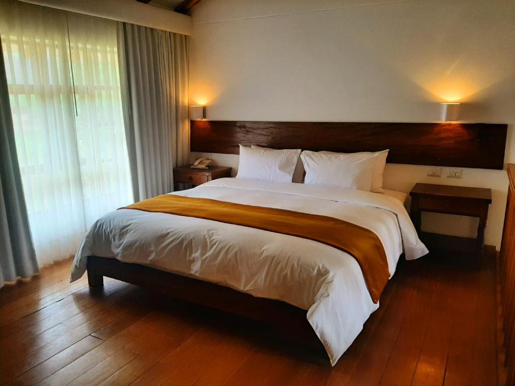 Postel nebo postele na pokoji v ubytování Hotel La Casona De Yucay Valle Sagrado