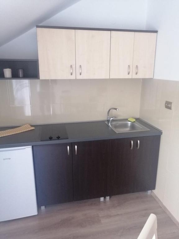 Apartments Kamenjar - Apartamento De Estudio