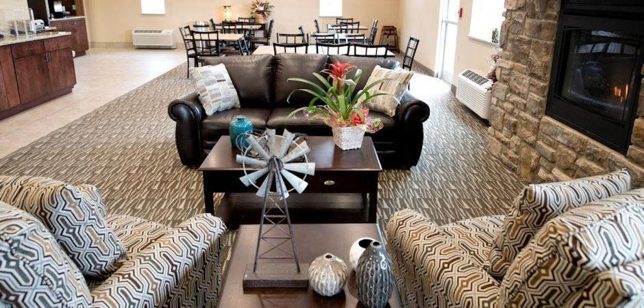 Posezení v ubytování Cornerstone Inn & Suites Oelwein