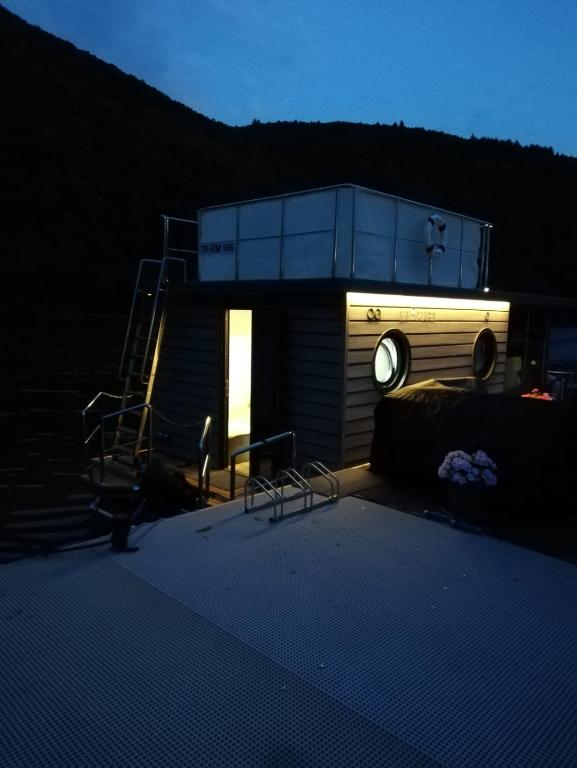 Fotografie z fotogalerie ubytování Hausboot auf der Mosel v destinaci Pölich