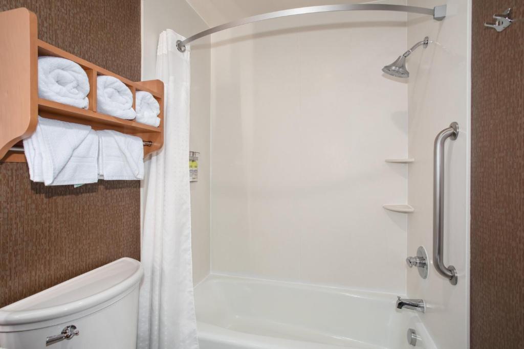Holiday Inn Express Monterey - Cannery Row, an IHG Hotel - 
