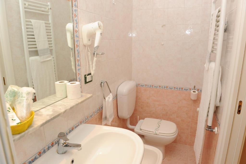 Koupelna v ubytování Hotel Lo Scudiero