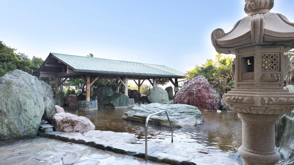 Zahrada ubytování Ryugujo Spa Hotel Mikazuki Fujimitei