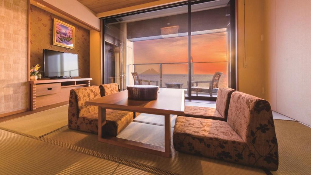 Ryugujo Spa Hotel Mikazuki Fujimitei thumbnail 4