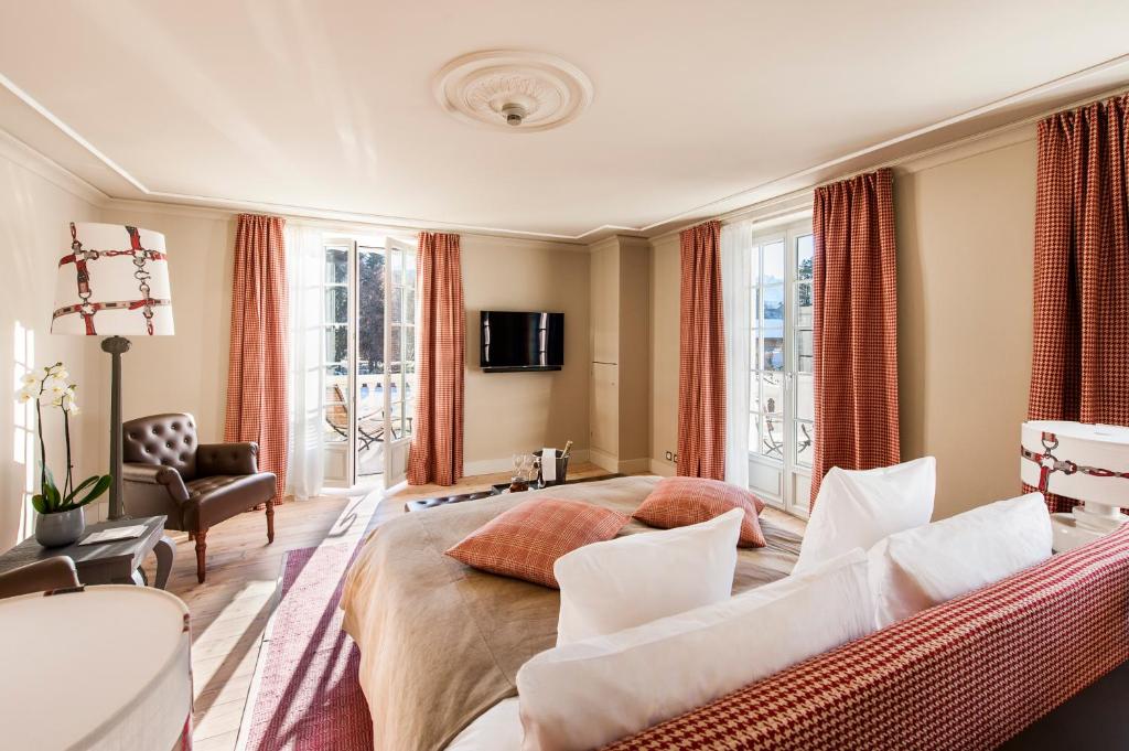 Double Room with Mountain View and Balcony