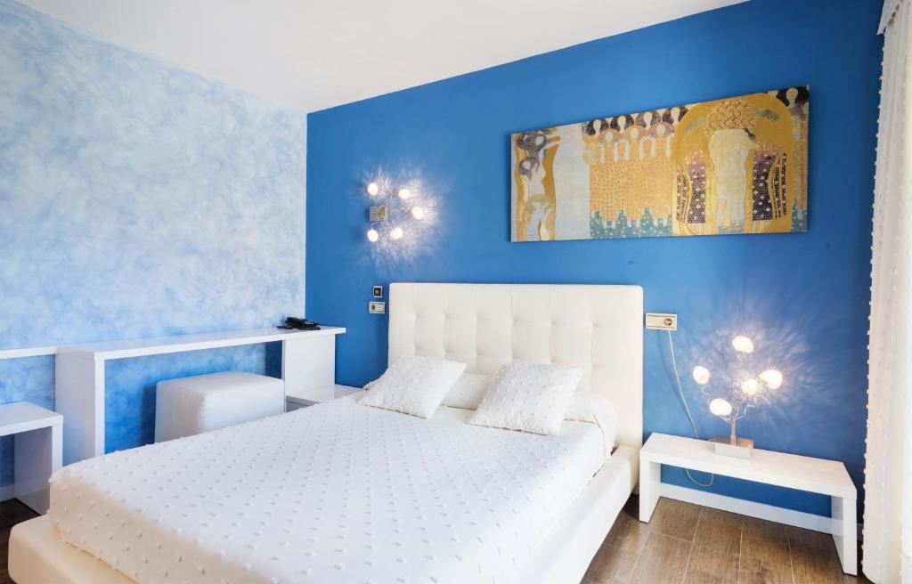 Posteľ alebo postele v izbe v ubytovaní Hotel Restaurant Cal Petit