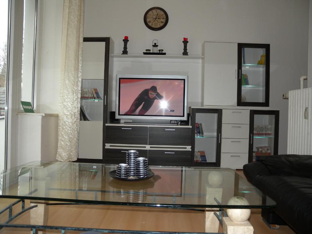 TV a/nebo společenská místnost v ubytování Hostel Goslar