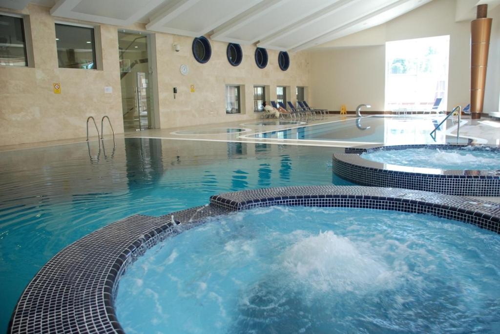 Bazén v ubytování Hotel Vesna nebo v jeho okolí