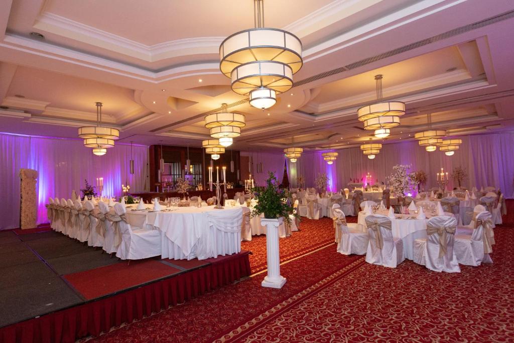 Fotografie z fotogalerie ubytování Hamlet Court Hotel v destinaci Enfield