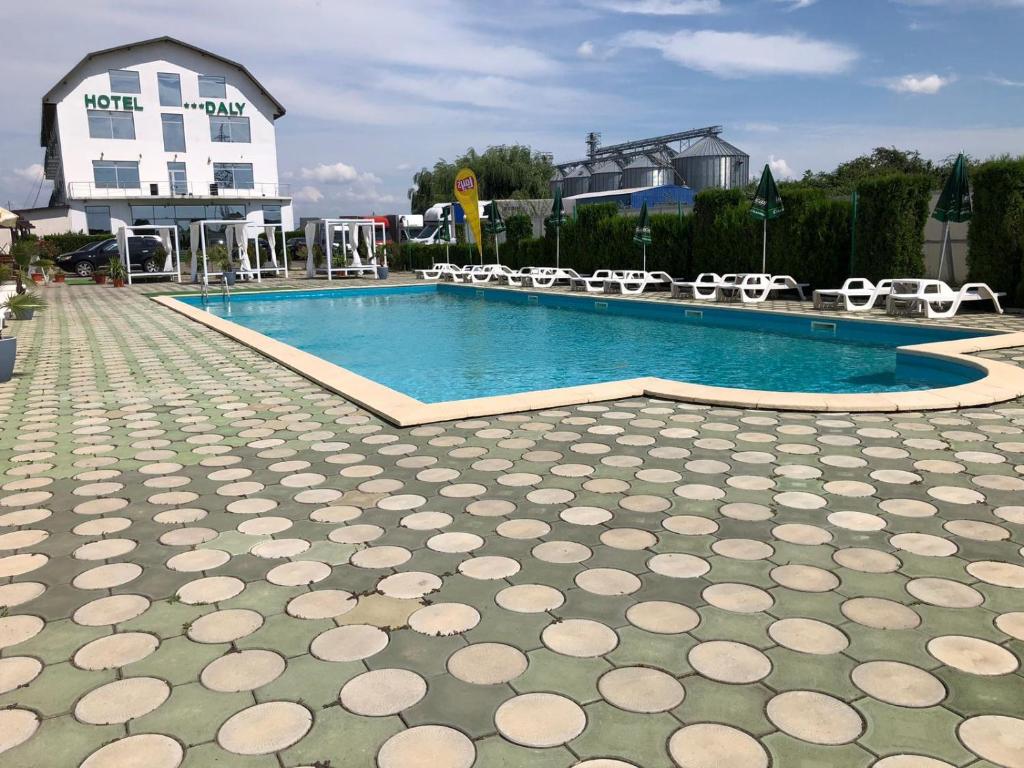 Bazén v ubytování Hotel Daly nebo v jeho okolí