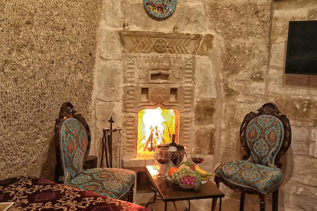 Traveller's Cave Hotel - 4