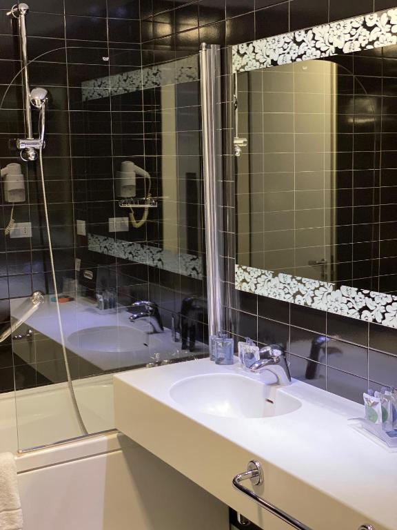 voco Nola - Naples Vulcano Buono by IHG - Standard Double Room With Balcony - Accessible