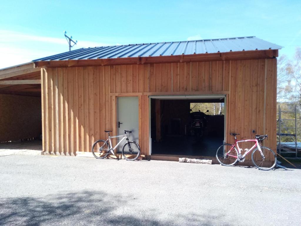 Jízda na kole v ubytování Les Chalets Du Goulet nebo okolí