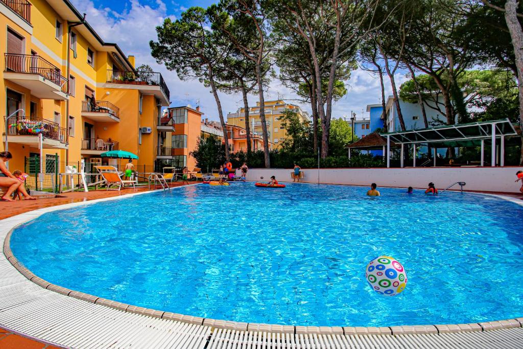 Bazén v ubytování Residences La Rustica & Elite nebo v jeho okolí