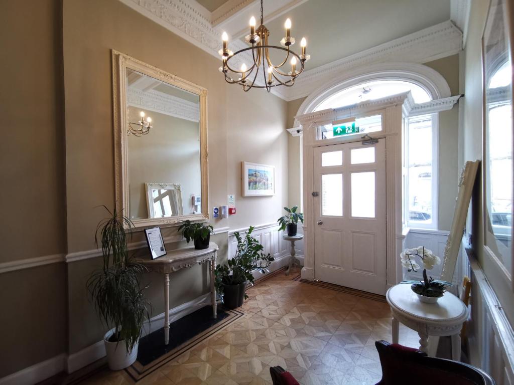 The Haymarket Hotel - Resim 11