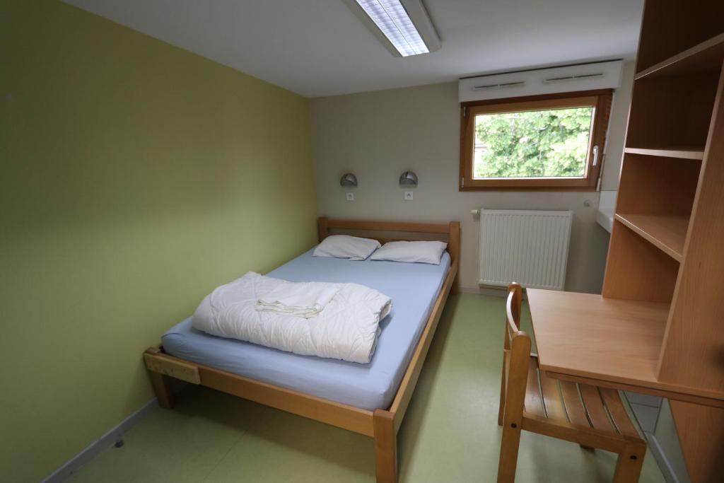 Auberge de Jeunesse HI Pontarlier - Tweepersoonskamer Met Eigen Badkamer