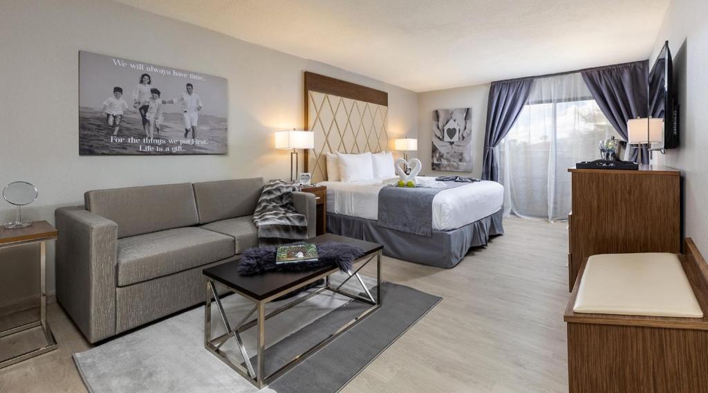 Palazzo Lakeside Hotel - Royal King Room With Sofa Bed ROYK
